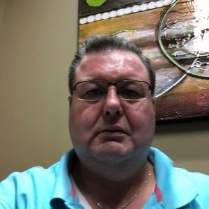 Meet your Posher, Dustin